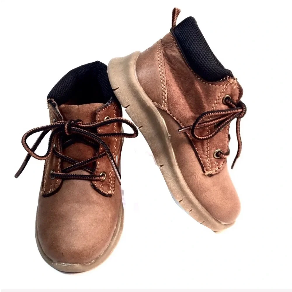 OshKosh Brown Suede Oxford Boots